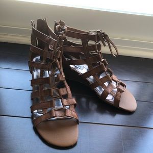 Steve Madden Caged Sandal Size 8